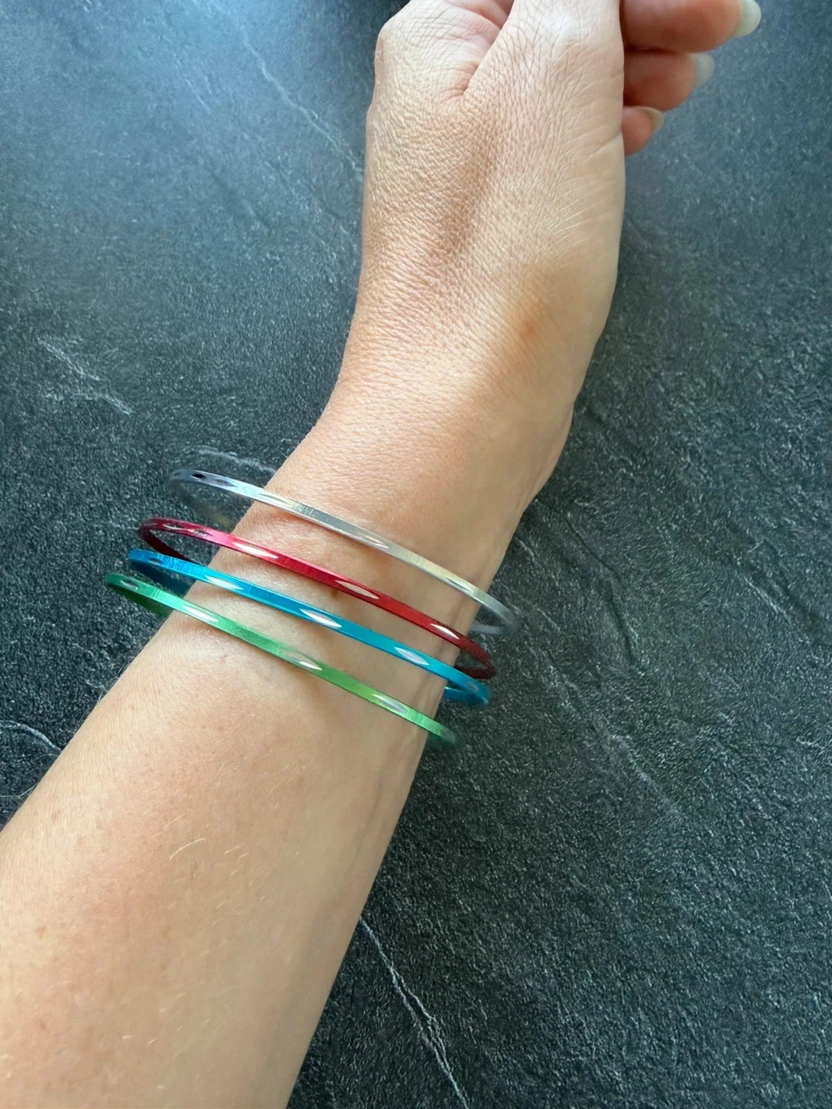 Lot 4 dames-/ tienerbracelets fantaisie  diam 7cm – photo 2